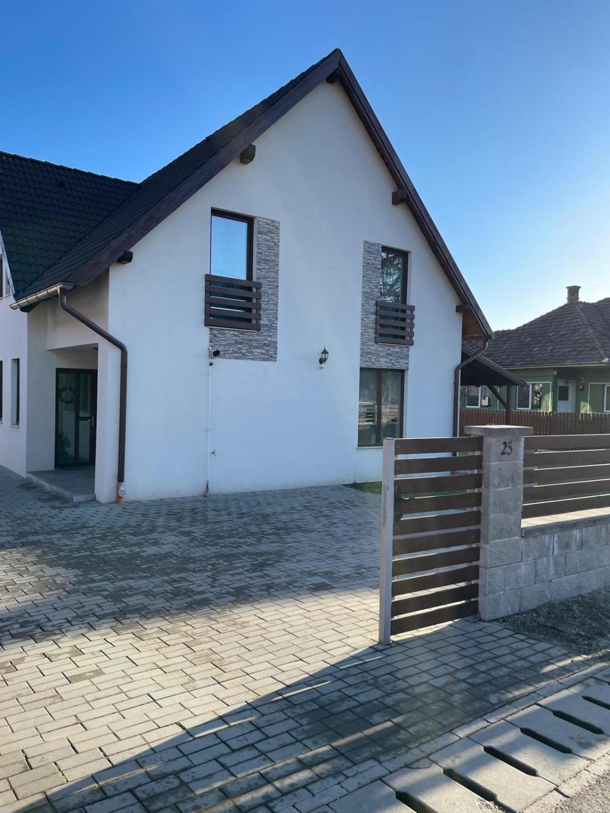 Fenyo Apartman House I Odorheiu Secuiesc Esterno foto